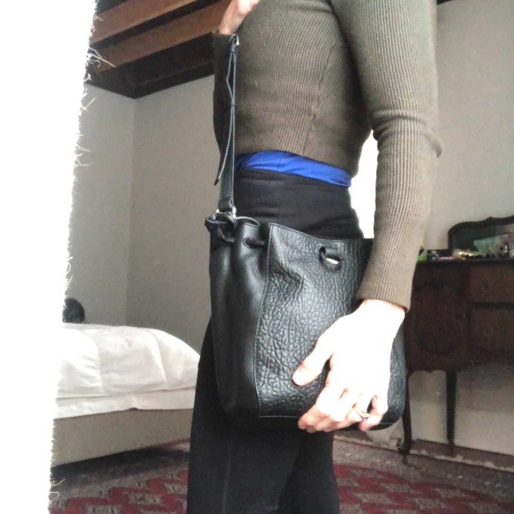 Vince Camuto cross body - Picture 2 of 8